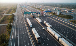 Пограничные переходы с Китаем стали пропускать на четверть больше транспорта